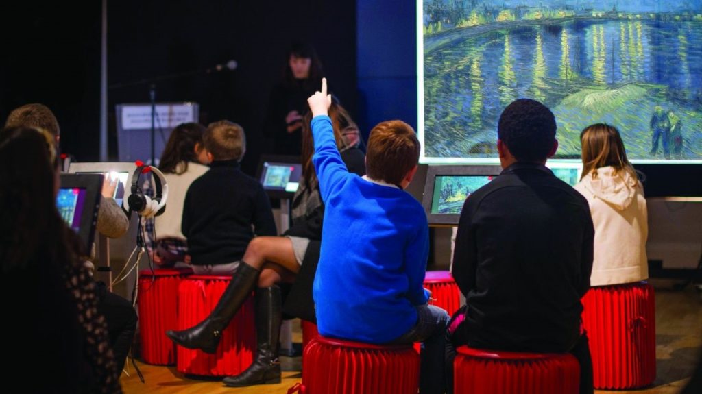 Attirer de nouveaux publics culturels grâce à l'immersion
